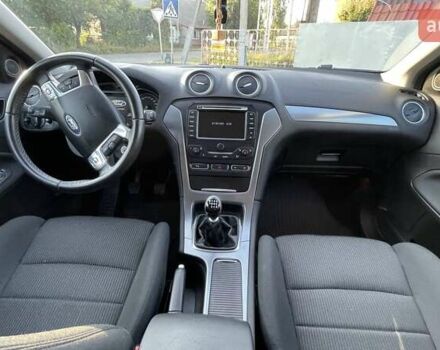 Белый Форд Мондео, объемом двигателя 2 л и пробегом 252 тыс. км за 9200 $, фото 12 на Automoto.ua