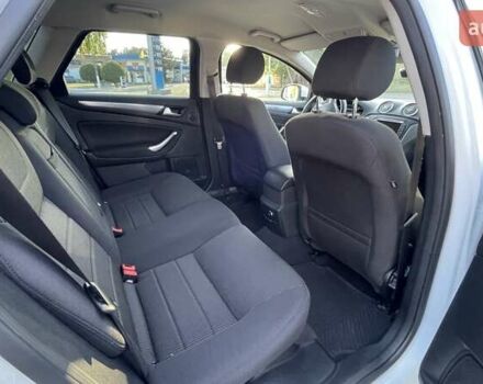 Белый Форд Мондео, объемом двигателя 2 л и пробегом 252 тыс. км за 9200 $, фото 11 на Automoto.ua