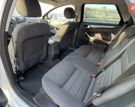 Белый Форд Мондео, объемом двигателя 2 л и пробегом 252 тыс. км за 9200 $, фото 13 на Automoto.ua