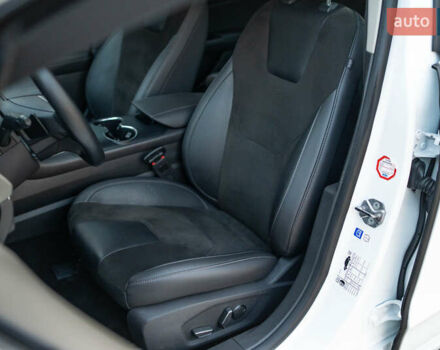 Белый Форд Мондео, объемом двигателя 2 л и пробегом 227 тыс. км за 14500 $, фото 47 на Automoto.ua