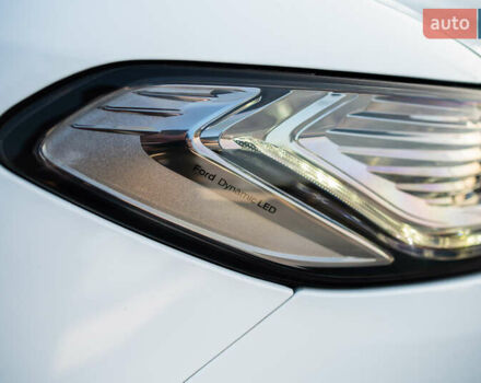 Белый Форд Мондео, объемом двигателя 2 л и пробегом 227 тыс. км за 14500 $, фото 25 на Automoto.ua