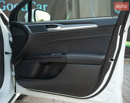 Белый Форд Мондео, объемом двигателя 2 л и пробегом 227 тыс. км за 14500 $, фото 57 на Automoto.ua