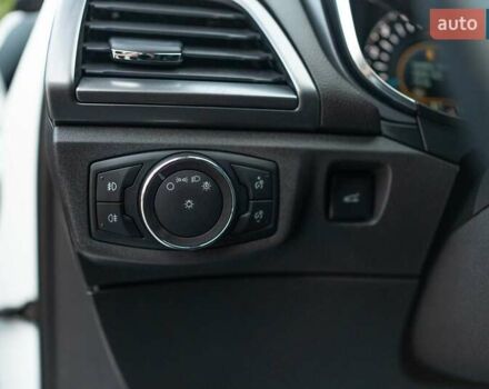 Белый Форд Мондео, объемом двигателя 2 л и пробегом 227 тыс. км за 14500 $, фото 45 на Automoto.ua