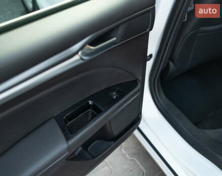 Белый Форд Мондео, объемом двигателя 2 л и пробегом 227 тыс. км за 14500 $, фото 54 на Automoto.ua