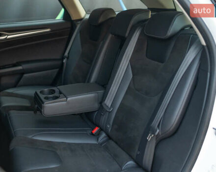 Белый Форд Мондео, объемом двигателя 2 л и пробегом 227 тыс. км за 14500 $, фото 49 на Automoto.ua