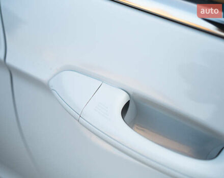 Белый Форд Мондео, объемом двигателя 2 л и пробегом 227 тыс. км за 14500 $, фото 26 на Automoto.ua