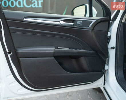 Белый Форд Мондео, объемом двигателя 2 л и пробегом 227 тыс. км за 14500 $, фото 50 на Automoto.ua