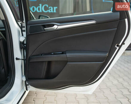 Белый Форд Мондео, объемом двигателя 2 л и пробегом 227 тыс. км за 14500 $, фото 55 на Automoto.ua