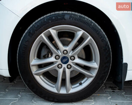 Белый Форд Мондео, объемом двигателя 2 л и пробегом 227 тыс. км за 14500 $, фото 33 на Automoto.ua