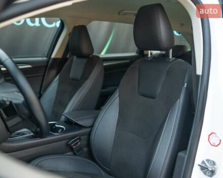 Белый Форд Мондео, объемом двигателя 2 л и пробегом 227 тыс. км за 14500 $, фото 46 на Automoto.ua