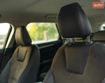 Белый Форд Мондео, объемом двигателя 2 л и пробегом 227 тыс. км за 14500 $, фото 79 на Automoto.ua