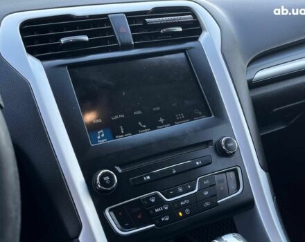 Белый Форд Мондео, объемом двигателя 2 л и пробегом 345 тыс. км за 10890 $, фото 16 на Automoto.ua