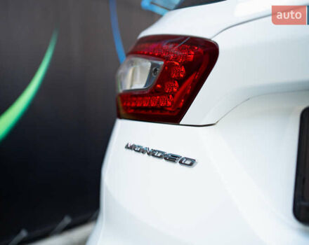 Белый Форд Мондео, объемом двигателя 2 л и пробегом 227 тыс. км за 14500 $, фото 24 на Automoto.ua