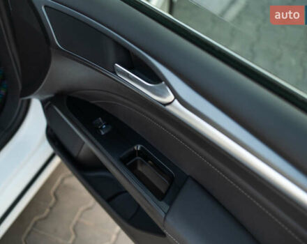 Белый Форд Мондео, объемом двигателя 2 л и пробегом 227 тыс. км за 14500 $, фото 58 на Automoto.ua