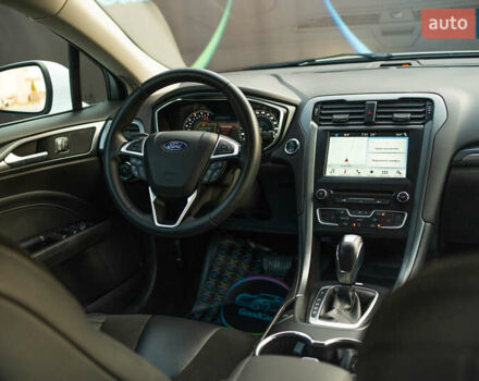 Белый Форд Мондео, объемом двигателя 2 л и пробегом 227 тыс. км за 14500 $, фото 66 на Automoto.ua