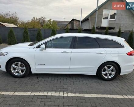 Белый Форд Мондео, объемом двигателя 2 л и пробегом 159 тыс. км за 13900 $, фото 3 на Automoto.ua