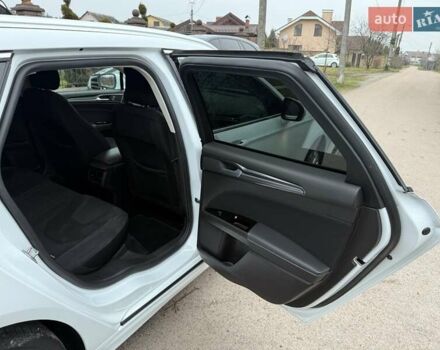 Білий Форд Мондео, об'ємом двигуна 2 л та пробігом 182 тис. км за 18500 $, фото 9 на Automoto.ua