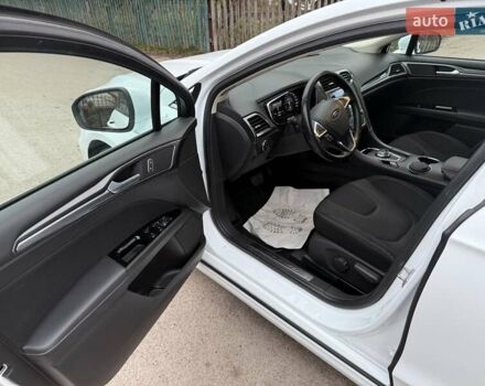 Білий Форд Мондео, об'ємом двигуна 2 л та пробігом 182 тис. км за 18500 $, фото 12 на Automoto.ua