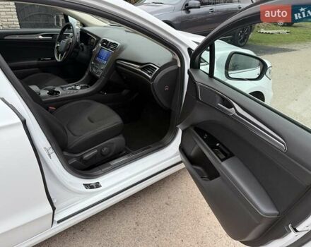 Білий Форд Мондео, об'ємом двигуна 2 л та пробігом 182 тис. км за 18500 $, фото 8 на Automoto.ua