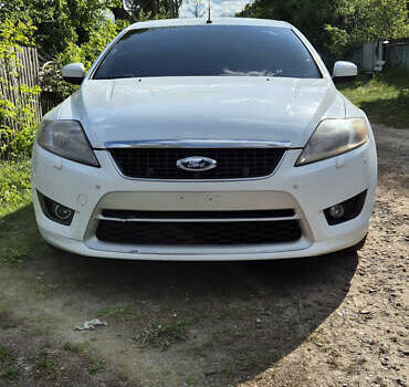 Белый Форд Мондео, объемом двигателя 2.5 л и пробегом 338 тыс. км за 7200 $, фото 11 на Automoto.ua