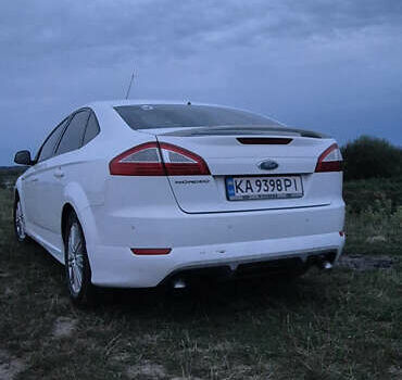 Белый Форд Мондео, объемом двигателя 2.5 л и пробегом 338 тыс. км за 7200 $, фото 3 на Automoto.ua