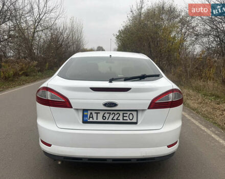 Белый Форд Мондео, объемом двигателя 2 л и пробегом 295 тыс. км за 6900 $, фото 7 на Automoto.ua