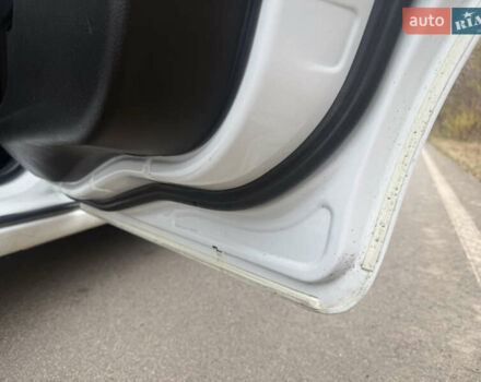 Белый Форд Мондео, объемом двигателя 2 л и пробегом 295 тыс. км за 6900 $, фото 17 на Automoto.ua