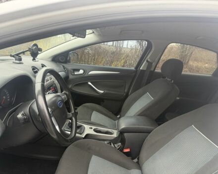 Белый Форд Мондео, объемом двигателя 2 л и пробегом 295 тыс. км за 6900 $, фото 15 на Automoto.ua