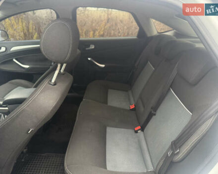 Белый Форд Мондео, объемом двигателя 2 л и пробегом 295 тыс. км за 6900 $, фото 13 на Automoto.ua