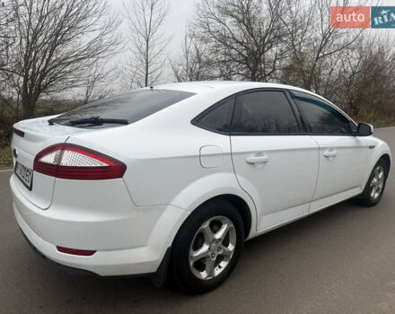 Белый Форд Мондео, объемом двигателя 2 л и пробегом 295 тыс. км за 6900 $, фото 9 на Automoto.ua