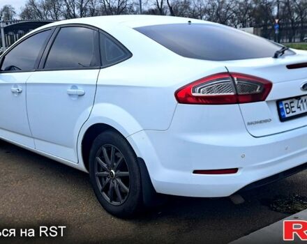 Белый Форд Мондео, объемом двигателя 2 л и пробегом 260 тыс. км за 9500 $, фото 1 на Automoto.ua