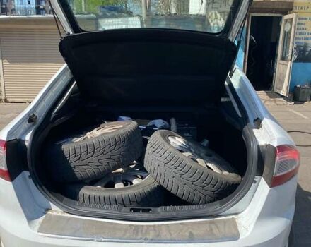 Белый Форд Мондео, объемом двигателя 2 л и пробегом 166 тыс. км за 9400 $, фото 23 на Automoto.ua