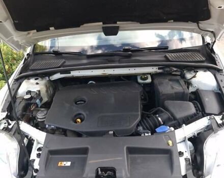 Белый Форд Мондео, объемом двигателя 1.6 л и пробегом 201 тыс. км за 8200 $, фото 7 на Automoto.ua