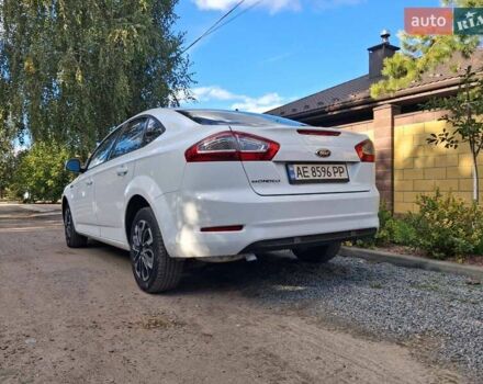 Белый Форд Мондео, объемом двигателя 1.6 л и пробегом 201 тыс. км за 8200 $, фото 4 на Automoto.ua