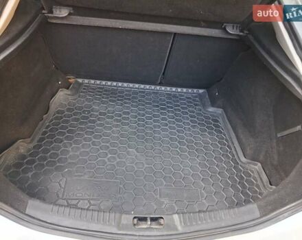 Белый Форд Мондео, объемом двигателя 1.6 л и пробегом 201 тыс. км за 8200 $, фото 8 на Automoto.ua