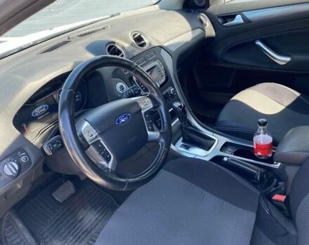 Белый Форд Мондео, объемом двигателя 2 л и пробегом 166 тыс. км за 9400 $, фото 12 на Automoto.ua