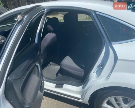 Белый Форд Мондео, объемом двигателя 2 л и пробегом 166 тыс. км за 9400 $, фото 7 на Automoto.ua