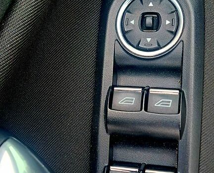 Белый Форд Мондео, объемом двигателя 2 л и пробегом 260 тыс. км за 9500 $, фото 6 на Automoto.ua