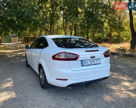 Белый Форд Мондео, объемом двигателя 2 л и пробегом 178 тыс. км за 7500 $, фото 2 на Automoto.ua