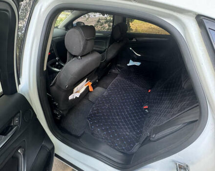 Белый Форд Мондео, объемом двигателя 1.6 л и пробегом 216 тыс. км за 8500 $, фото 6 на Automoto.ua