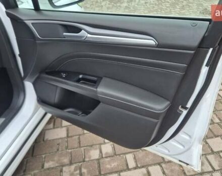 Белый Форд Мондео, объемом двигателя 2 л и пробегом 297 тыс. км за 13900 $, фото 37 на Automoto.ua