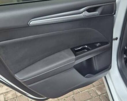 Белый Форд Мондео, объемом двигателя 2 л и пробегом 297 тыс. км за 13900 $, фото 57 на Automoto.ua