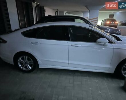 Белый Форд Мондео, объемом двигателя 2 л и пробегом 178 тыс. км за 10000 $, фото 3 на Automoto.ua
