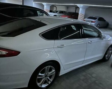 Белый Форд Мондео, объемом двигателя 2 л и пробегом 178 тыс. км за 10000 $, фото 5 на Automoto.ua