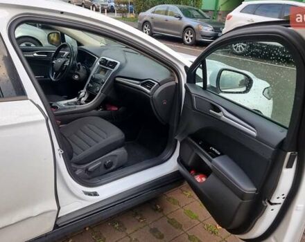 Белый Форд Мондео, объемом двигателя 2 л и пробегом 75 тыс. км за 15000 $, фото 6 на Automoto.ua