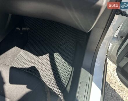 Белый Форд Мондео, объемом двигателя 2 л и пробегом 165 тыс. км за 13500 $, фото 2 на Automoto.ua