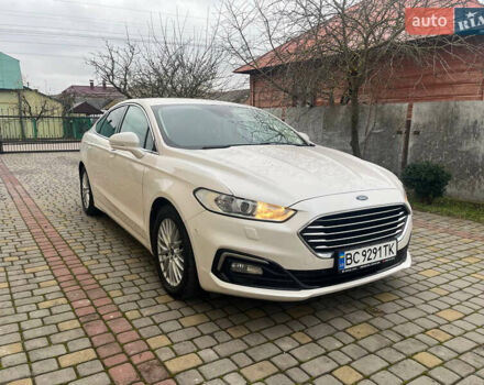 Белый Форд Мондео, объемом двигателя 2 л и пробегом 233 тыс. км за 17100 $, фото 1 на Automoto.ua