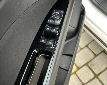 Белый Форд Мондео, объемом двигателя 2 л и пробегом 233 тыс. км за 17100 $, фото 19 на Automoto.ua