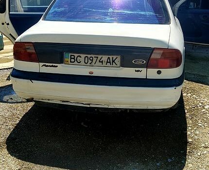 Белый Форд Мондео, объемом двигателя 1.6 л и пробегом 386 тыс. км за 1200 $, фото 1 на Automoto.ua