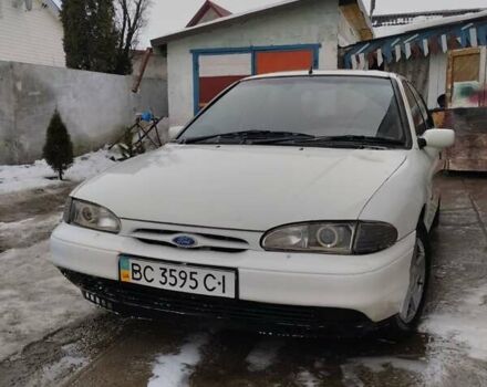 Білий Форд Мондео, об'ємом двигуна 1.8 л та пробігом 253 тис. км за 1350 $, фото 1 на Automoto.ua
